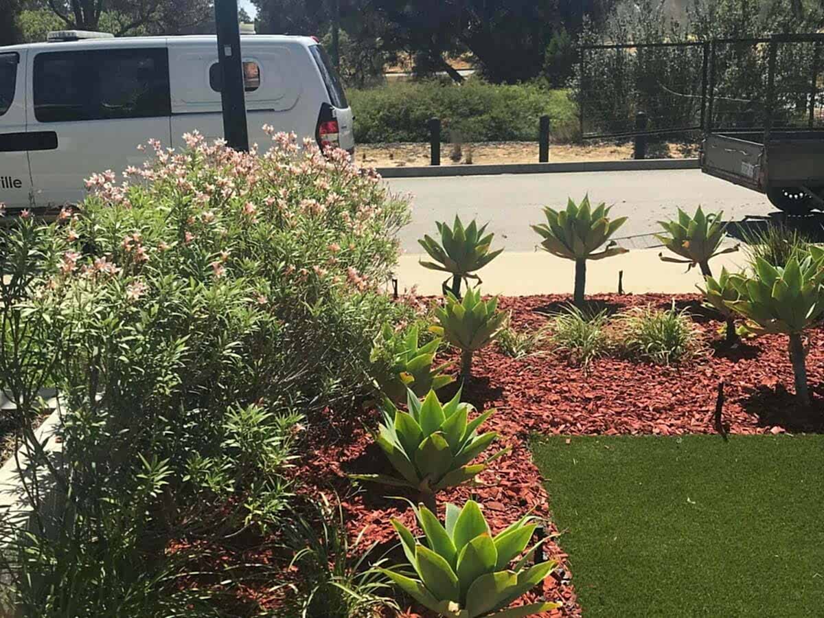 8 Corporate Garden Maintenance